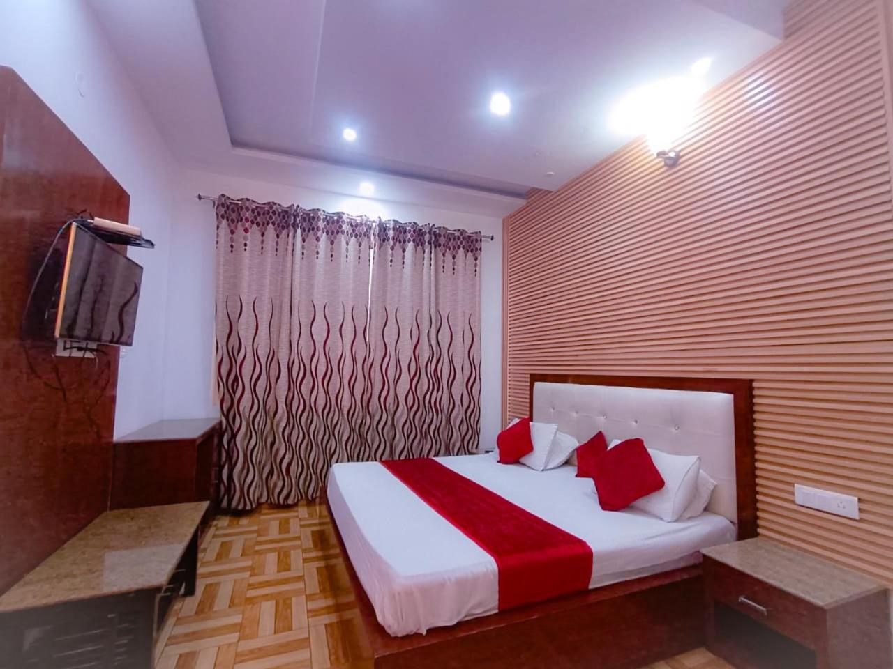 Hotel Snow Ark Inn, Далхаузі Екстер'єр фото