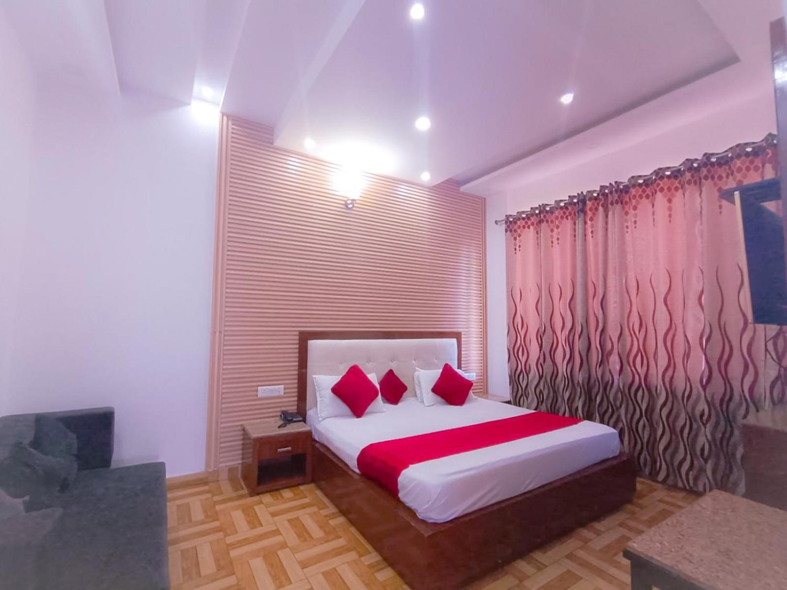 Hotel Snow Ark Inn, Далхаузі Екстер'єр фото